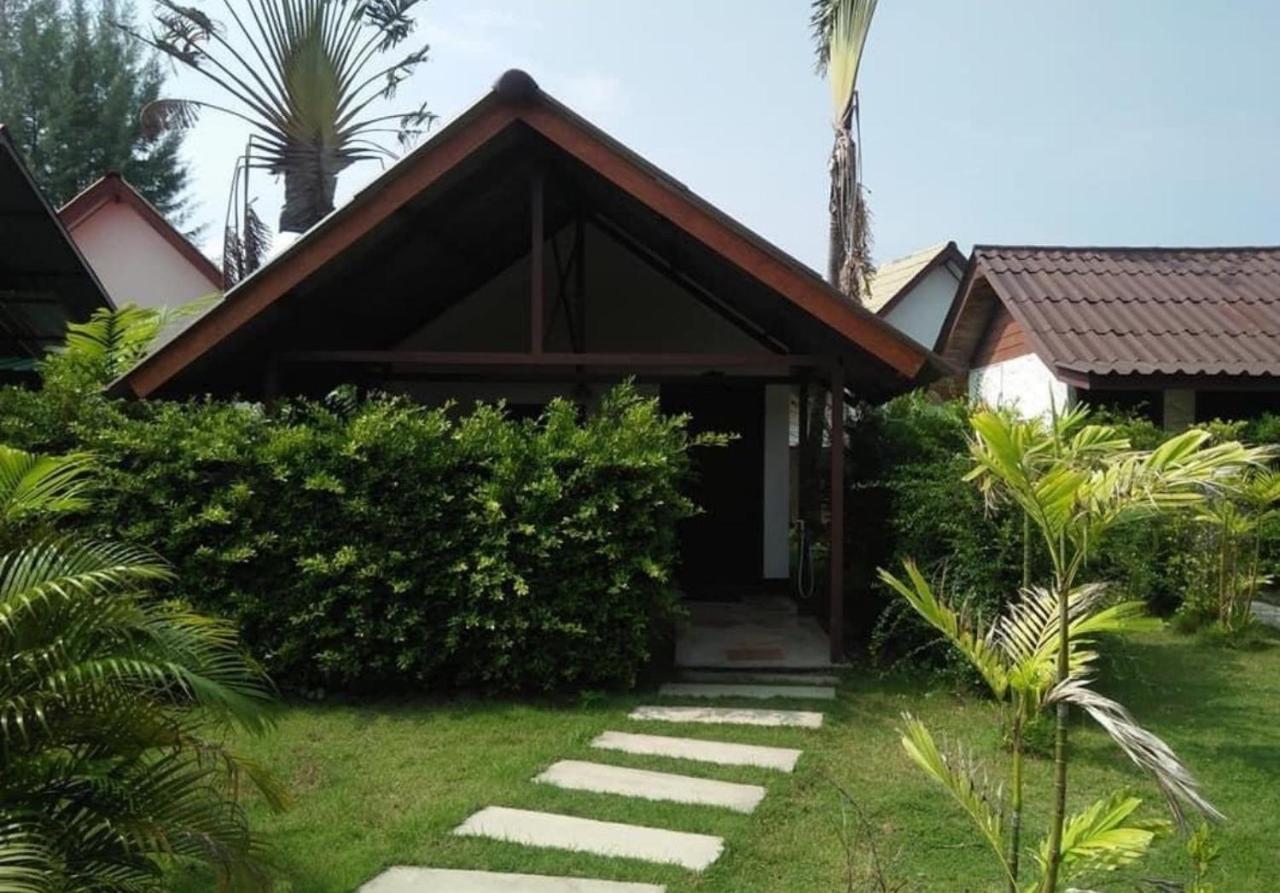 Lanta Mermaid Beach Front Resort Ko Lanta Esterno foto