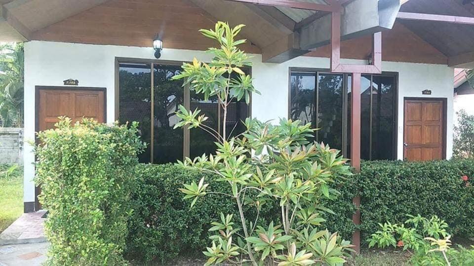 Lanta Mermaid Beach Front Resort Ko Lanta Esterno foto