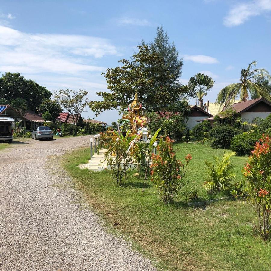 Lanta Mermaid Beach Front Resort Ko Lanta Esterno foto